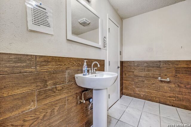 Image 12 of 29 For 6307 Waddesdon Wood