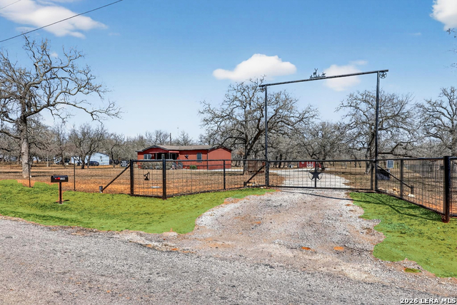 Details for 1298 County Road 425, Stockdale, TX 78160