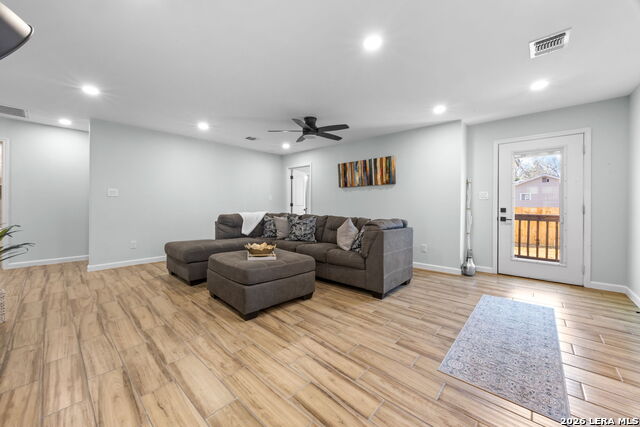 Image 10 of 25 For 414 Devonshire