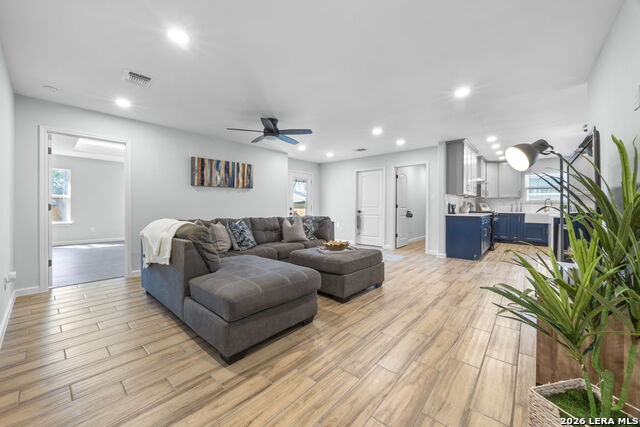 Image 8 of 25 For 414 Devonshire