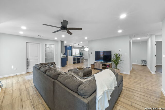 Image 9 of 25 For 414 Devonshire