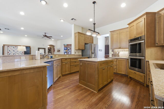 Image 10 of 28 For 27118 Rockwall Pkwy