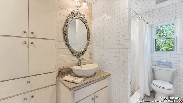 Image 9 of 42 For 606 Deer Lake Cove