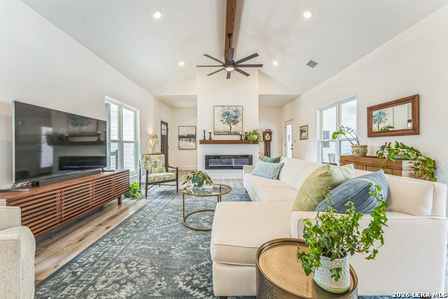 Listing photo id 8 for 1174 Desiree