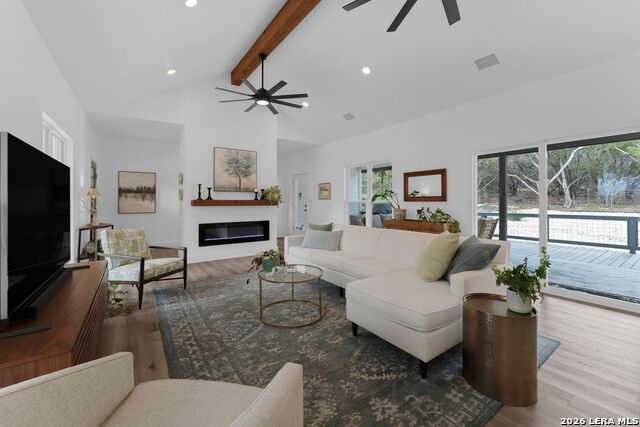 Listing photo id 13 for 1174 Desiree