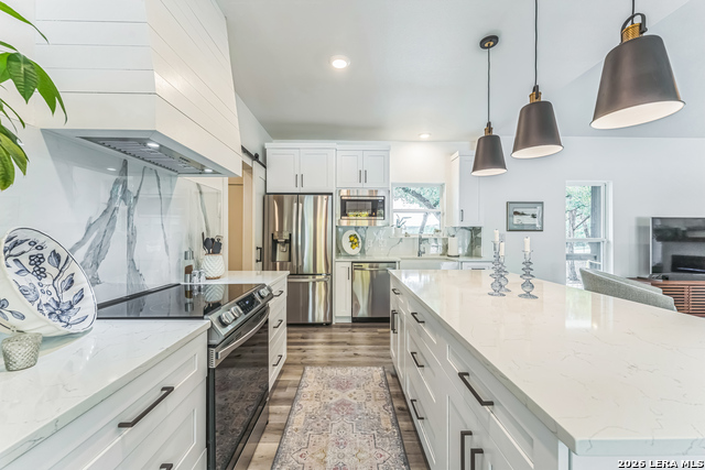 Listing photo id 16 for 1174 Desiree