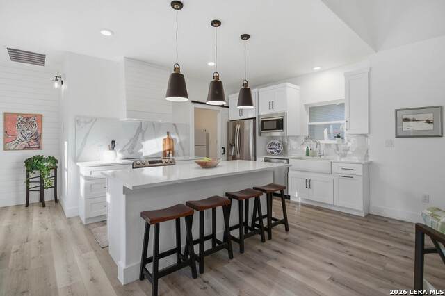 Listing photo id 20 for 1174 Desiree