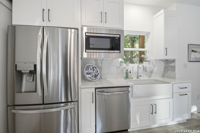 Listing photo id 24 for 1174 Desiree