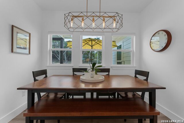 Listing photo id 25 for 1174 Desiree