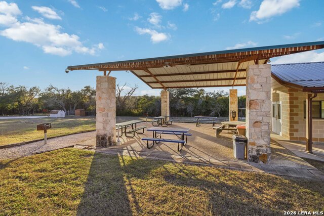 Listing photo id 46 for 1174 Desiree