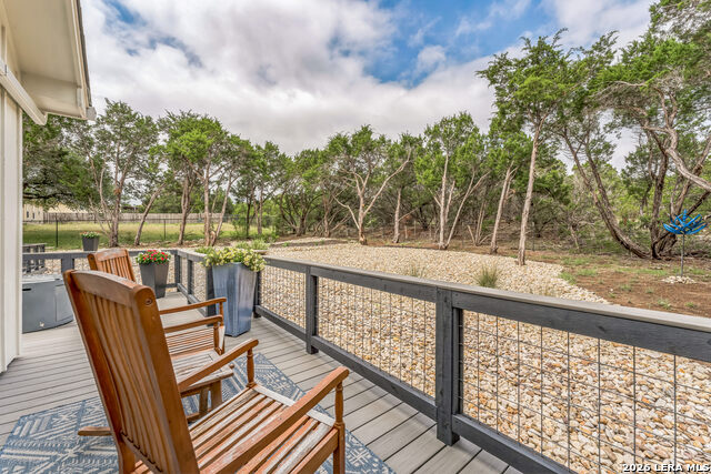 Listing photo id 3 for 1174 Desiree