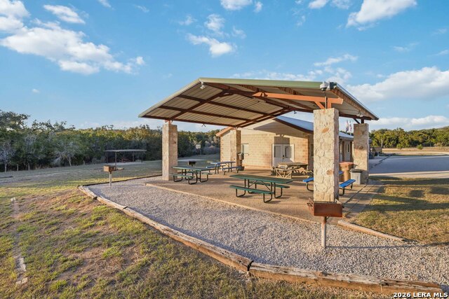 Listing photo id 48 for 1174 Desiree