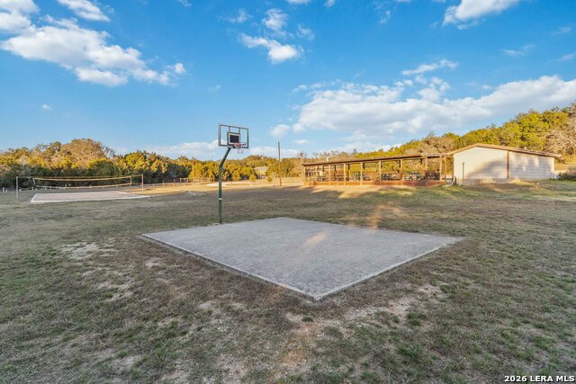 Listing photo id 49 for 1174 Desiree