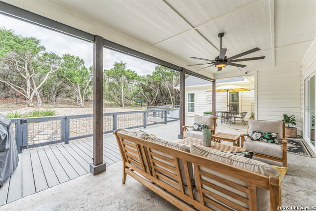 Listing photo id 4 for 1174 Desiree