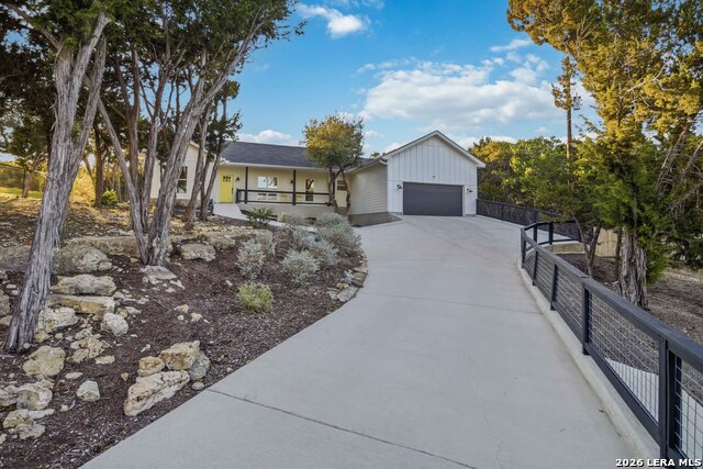 Listing photo id 5 for 1174 Desiree