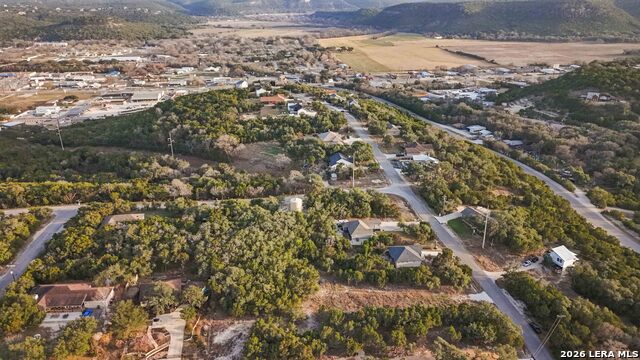 Listing photo id 3 for 649 Kindersley