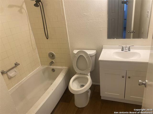 Image 15 of 18 For 9615 Vale  