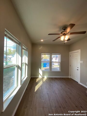 Image 3 of 18 For 350 Barrett Pl