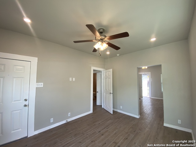 Image 4 of 18 For 350 Barrett Pl