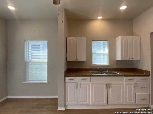 Image 7 of 18 For 350 Barrett Pl