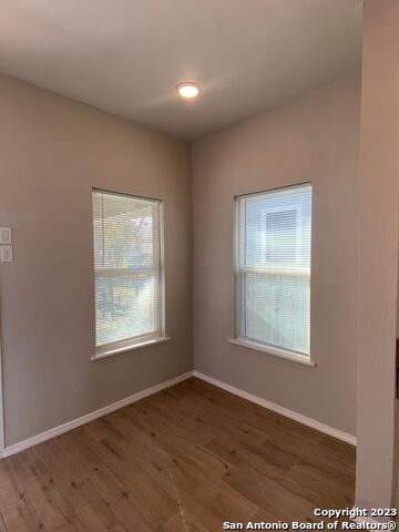 Image 8 of 18 For 350 Barrett Pl