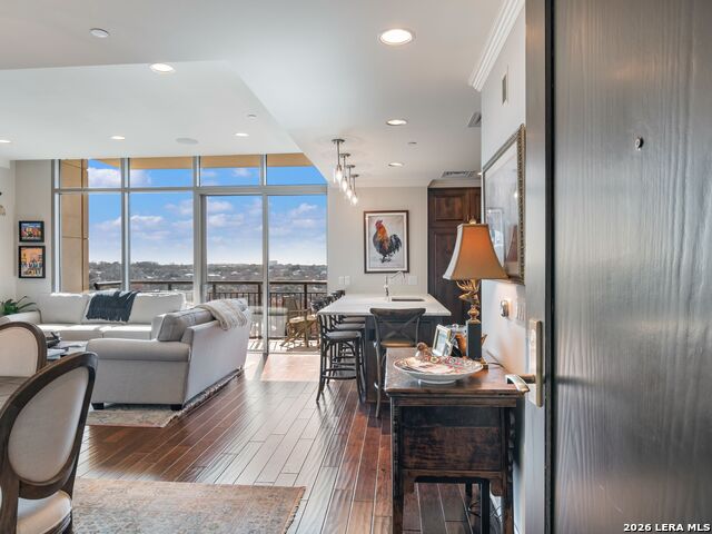 Image 22 of 29 For 4242 Broadway Street  802