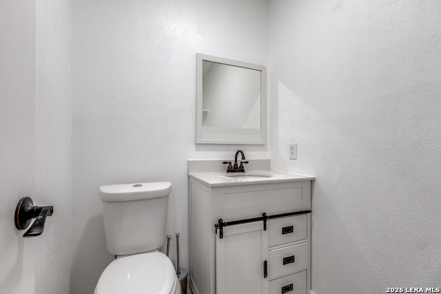 Image 10 of 24 For 338 Territory Oak