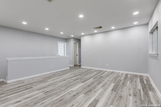 Image 12 of 24 For 338 Territory Oak