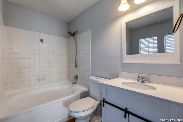 Image 16 of 24 For 338 Territory Oak