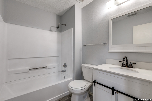 Image 19 of 24 For 338 Territory Oak