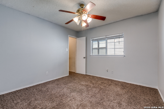 Image 20 of 24 For 338 Territory Oak