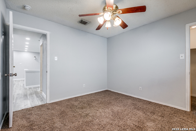 Image 21 of 24 For 338 Territory Oak