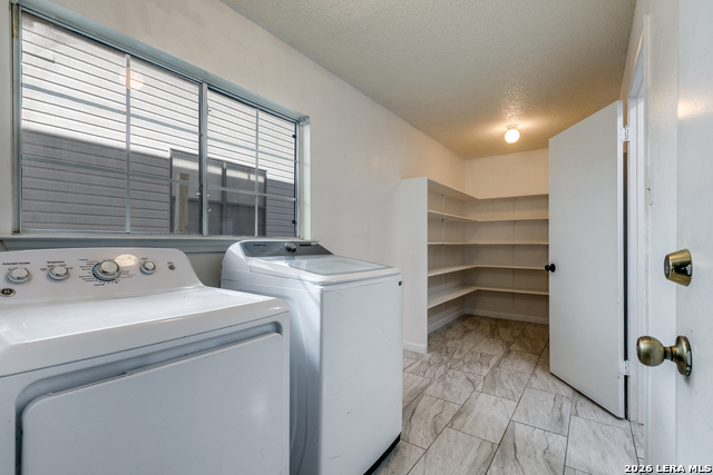 Image 22 of 24 For 338 Territory Oak