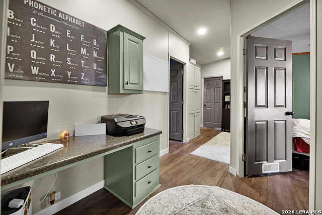 Image 21 of 33 For 2850 Woodrow Center