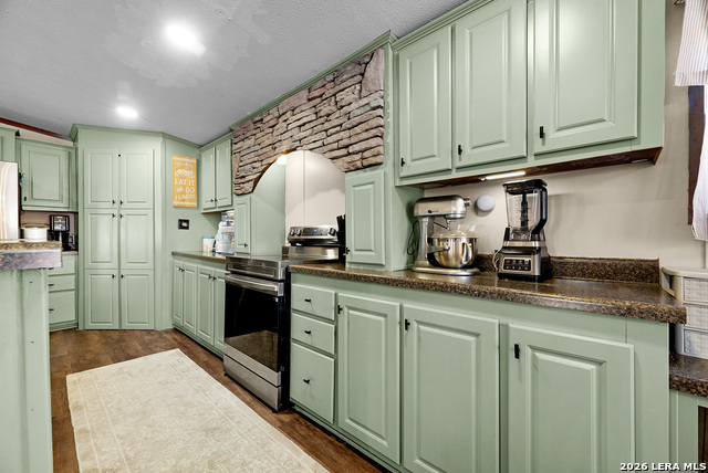 Image 7 of 33 For 2850 Woodrow Center