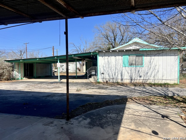 Image 21 of 24 For 413 4th  