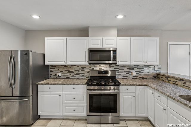 Image 12 of 29 For 250 Benita  