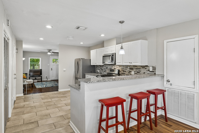 Image 17 of 29 For 250 Benita  