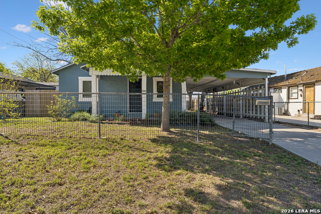 Image 2 of 29 For 250 Benita  