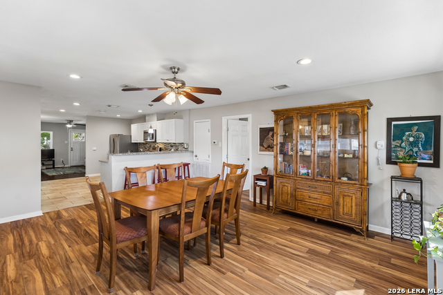 Image 20 of 29 For 250 Benita  