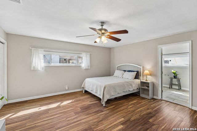 Image 22 of 29 For 250 Benita  