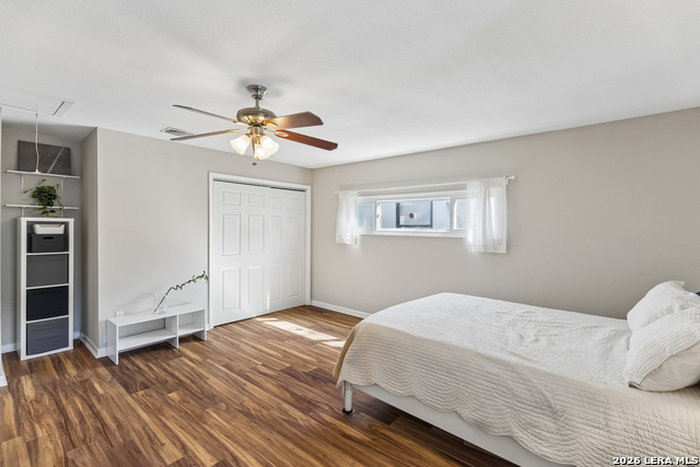 Image 23 of 29 For 250 Benita  