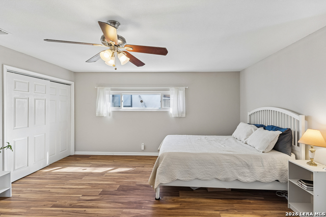 Image 24 of 29 For 250 Benita  