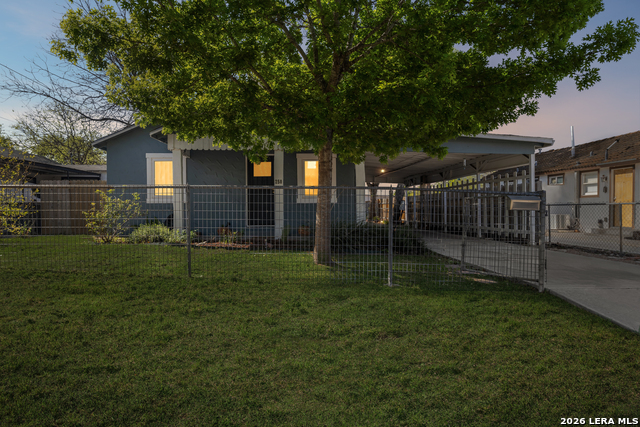 Image 29 of 29 For 250 Benita  