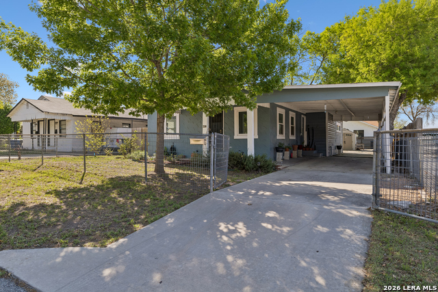 Image 3 of 29 For 250 Benita  