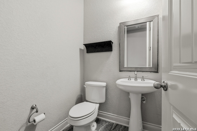 Image 22 of 36 For 1058 Cedar Glen