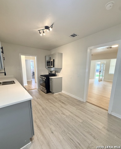 Image 6 of 9 For 218 Hillwood