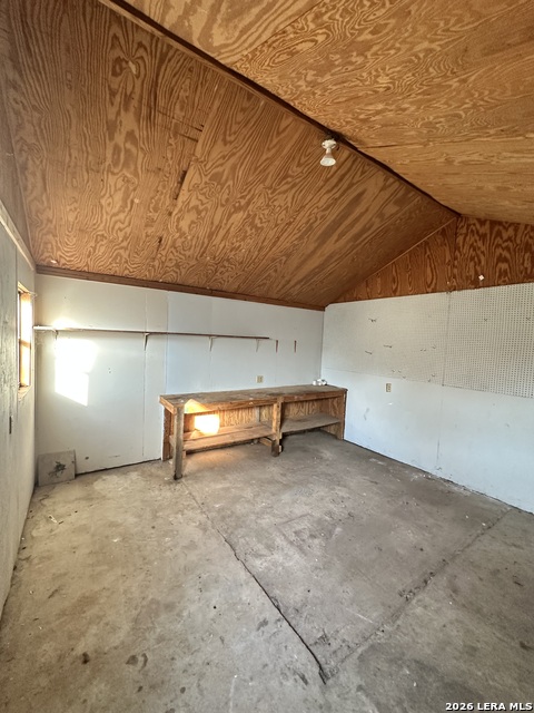 Listing photo id 11 for 510 Lake Drive