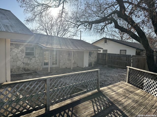 Listing photo id 13 for 510 Lake Drive