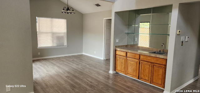 Image 9 of 10 For 401 Thetford  401